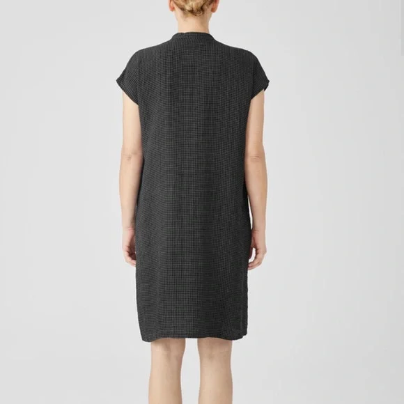 Eileen Fisher Puckered Organic Linen Shirtdress

Boxy Fit, Knee Length - Picture 2 of 5